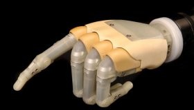 Prva svetska bionička ruka predstavljena u južnoj Africi bionicka_saka.jpg