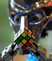 Da li će se matematikom za nas u budućnosti baviti roboti? Cubinator