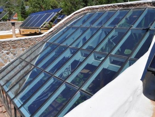 “Green House” troši manje energije nego što proizvodi top_of_greenhouse_zelena_kuca_stednja_energije.jpg