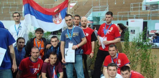 Rapperswil-Jona, Švajcarska 2010 ch_eurobot_2010_svajcarska_robotika_mehatronika_automatikars_71.jpg