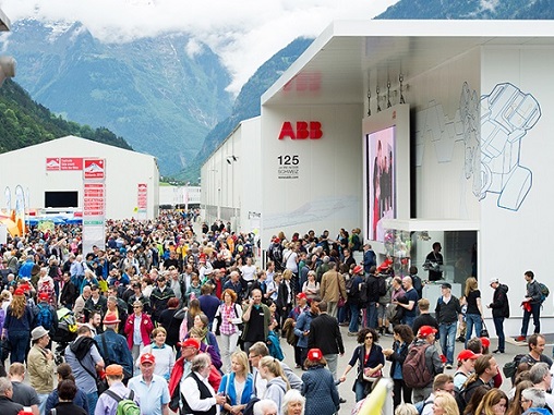 Big_crowds_ABB_Pavilion_Gotthard_750_gothard_tunel_abb_srbija_automatika.rs