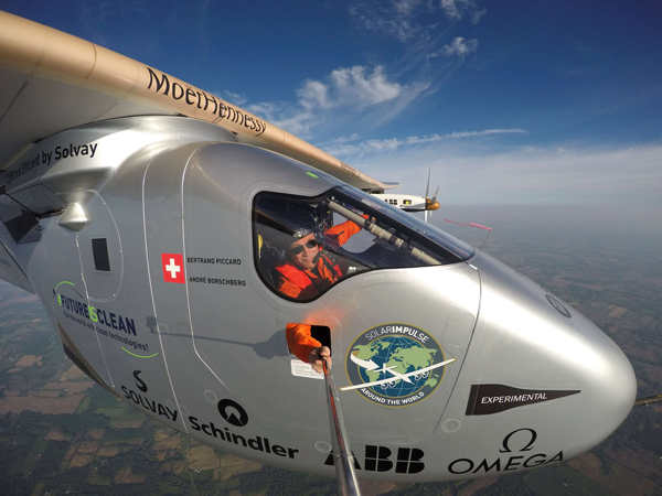 Pilot-Bertran-u-Solar-Impulse-avionu_abb_srbija_automatka.rs