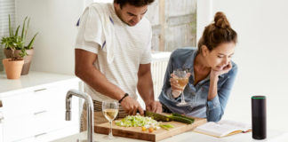 Amazon predstavlja Echo pametni zvučnik preko koga možete besplatno da razgovarate