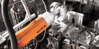 Pogledajte kako KUKA robot KR 210 R3100 F čisti kalupe za livenje u BMW-u