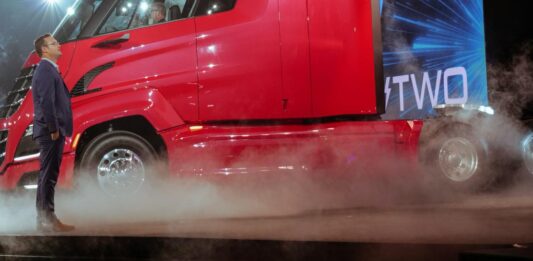 Osnivač kompanije Nikola daje 233 miliona dolara svojim prvim zaposlenima Trevor Milton nikola