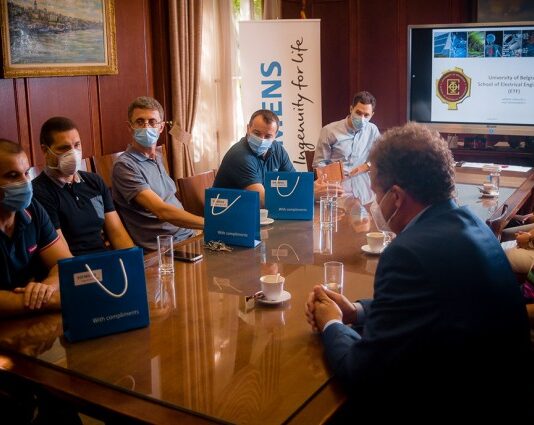 Kompanija Siemens donirala uređaj za relejnu zaštitu ETF u Beogradu